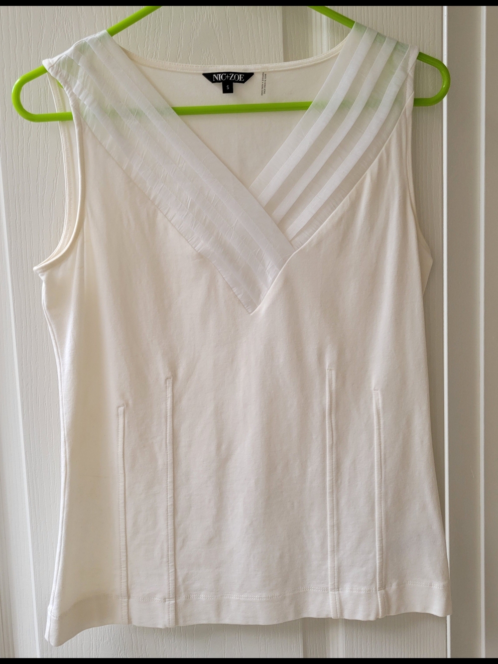 NIC+ZOE White V-Neck Layered Trim Sleeveless Top